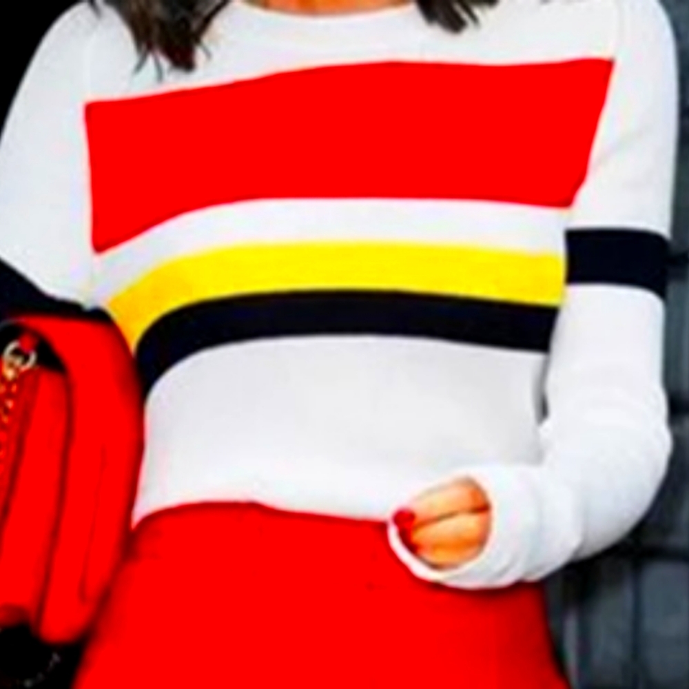 NEW🤍🖤❤️💛Sporty multi- colored, long sleeve top.